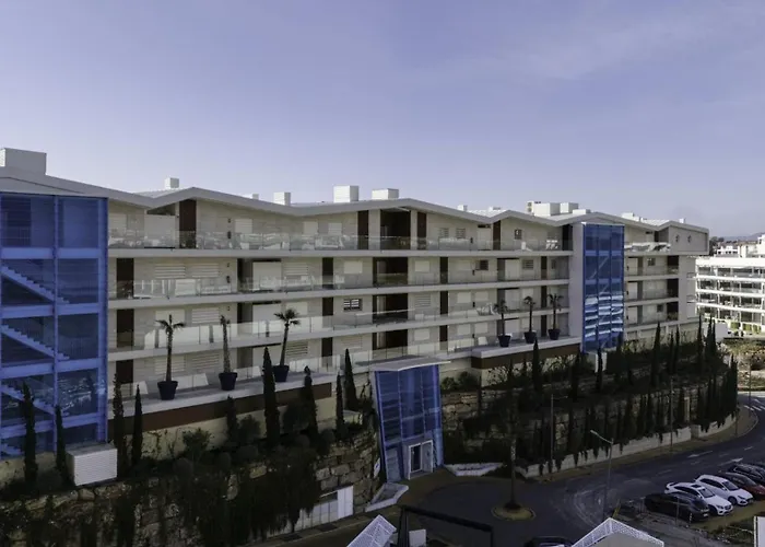 Serene Seaview Retreat In Higueron: 2br Oasis Apartman Fuengirola