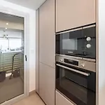 Serene Seaview Retreat In Higueron: 2br Oasis 公寓