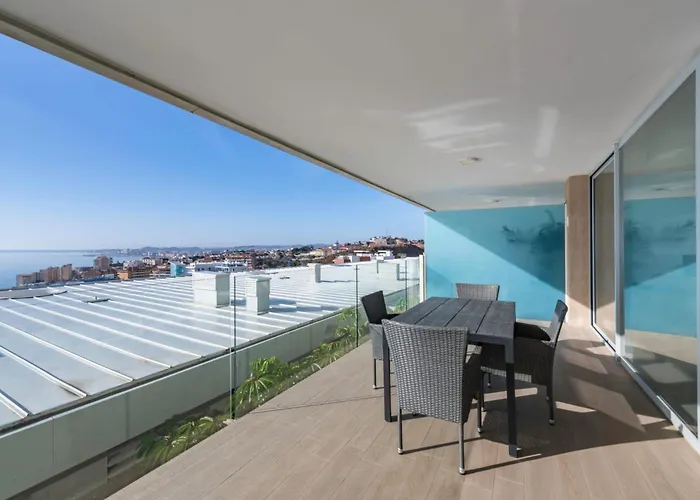 Serene Seaview Retreat In Higueron: 2br Oasis 公寓