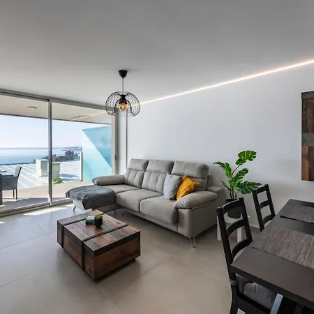 Lejlighed Serene Seaview Retreat In Higueron: 2br Oasis