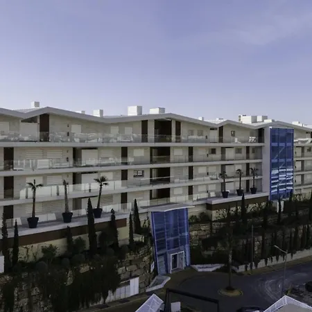 Serene Seaview Retreat In Higueron: 2br Oasis Lejlighed Fuengirola