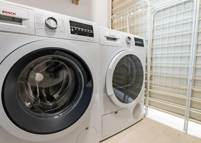 Serene Seaview Retreat In Higueron: 2br Oasis Apartamento Fuengirola